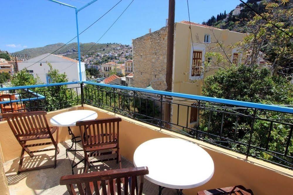 Symi Center Hotel Екстер'єр фото