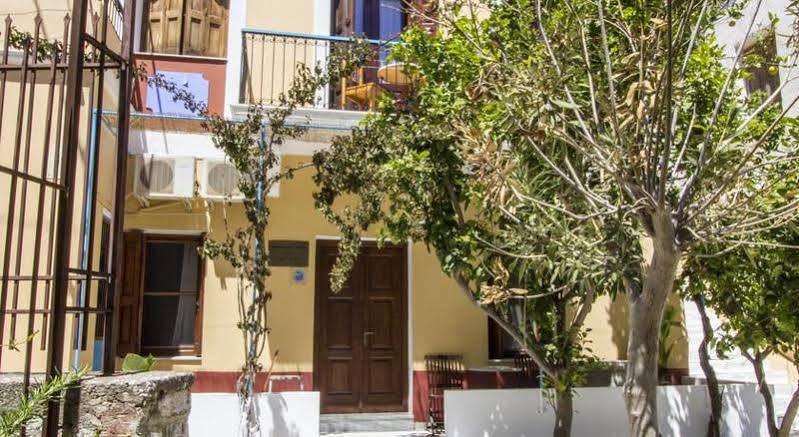 Symi Center Hotel Екстер'єр фото