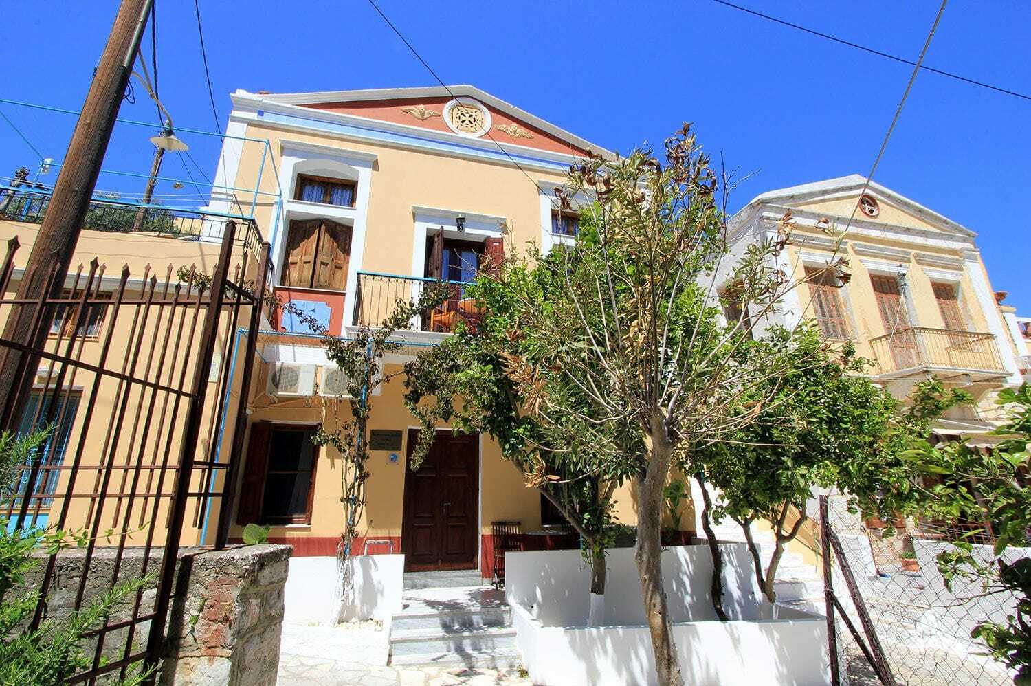 Symi Center Hotel Екстер'єр фото